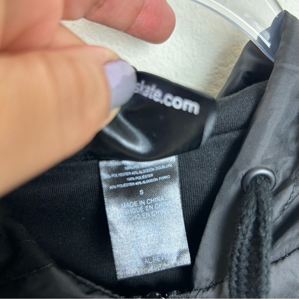 Santa Cruz Skateboards Windbreaker size: s (juniors) - Picture 10 of 12